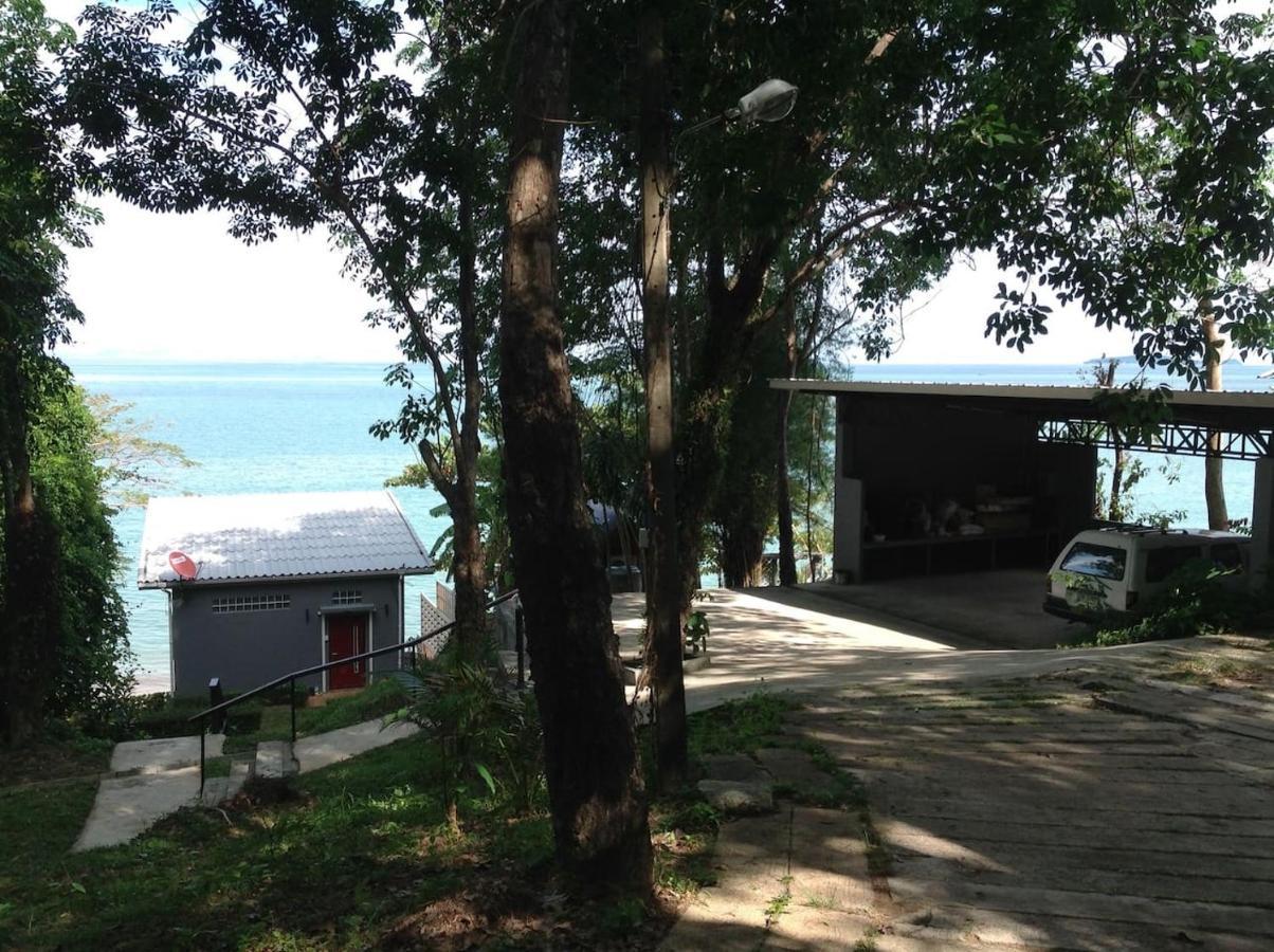 Koh Sirey Beachfront Pool Villa Phuket Exterior photo